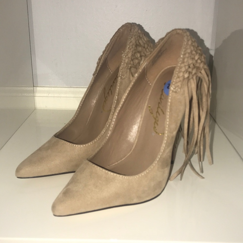 Adorable Tan Fringe Pumps